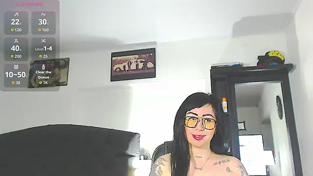 Vicky hotmilf online show from 12/16/25, 11:15