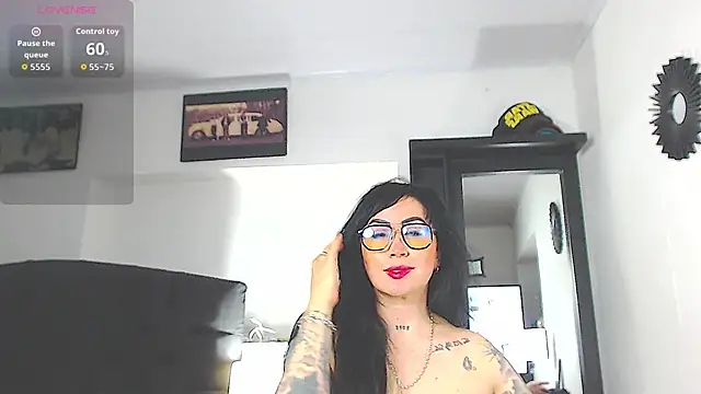 Vicky hotmilf online show from 02/04/26, 11:05