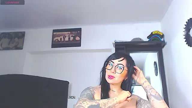 Vicky hotmilf online show from 07/17/26, 11:06