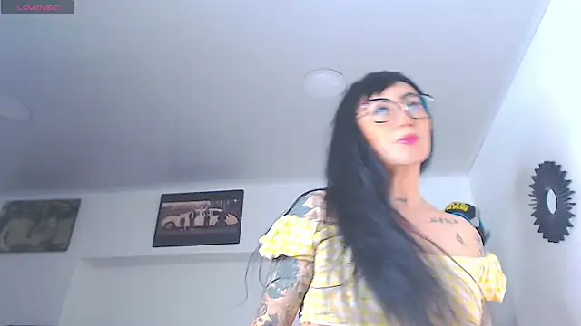 Vicky hotmilf online show from 07/21/26, 11:23
