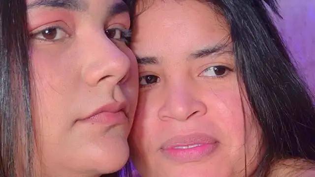 Mia and lexy online show from 05/03/26, 02:28