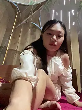 mai-xinh online show from 10/18/25, 11:27