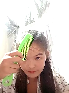 xinhxinhcute online show from 10/03/25, 09:39