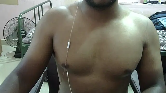 Snapshot of x_boyy_x chatting on 09/12/25, 04:12 x boyy x online show from 09/12/25, 04:12