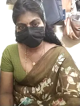 Snapshot of Nithiila chatting on 01/18/26, 11:47 Nithiila online show from 01/18/26, 11:47