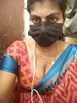 Snapshot of Nithiila chatting on 01/19/26, 02:10 Nithiila online show from 01/19/26, 02:10