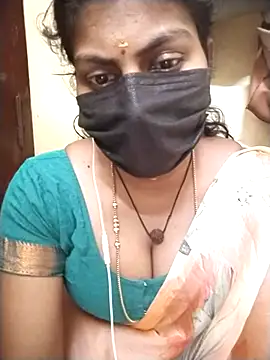 Snapshot of Nithiila chatting on 02/17/26, 02:35 Nithiila online show from 02/17/26, 02:35