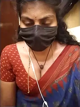 Snapshot of Nithiila chatting on 02/19/26, 04:03 Nithiila online show from 02/19/26, 04:03