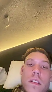 Snapshot of Duanennnn chatting on 11/05/25, 10:54 Duanennnn online show from 11/05/25, 10:54