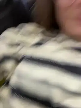 Snapshot of MiniVi chatting on 09/13/25, 05:18 MiniVi online show from 09/13/25, 05:18