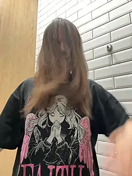 Snapshot of MiniVi chatting on 09/18/25, 04:25 MiniVi online show from 09/18/25, 04:25