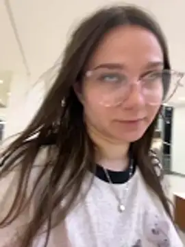 Snapshot of MiniVi chatting on 11/26/25, 03:40 MiniVi online show from 11/26/25, 03:40