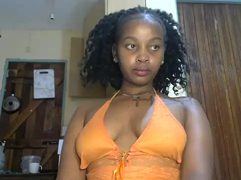 Snapshot of Lattie1 chatting on 10/20/25, 03:23 Lattie1 online show from 10/20/25, 03:23