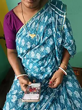 Snapshot of desi_boudi87 chatting on 05/23/26, 11:14 desi boudi87 online show from 05/23/26, 11:14
