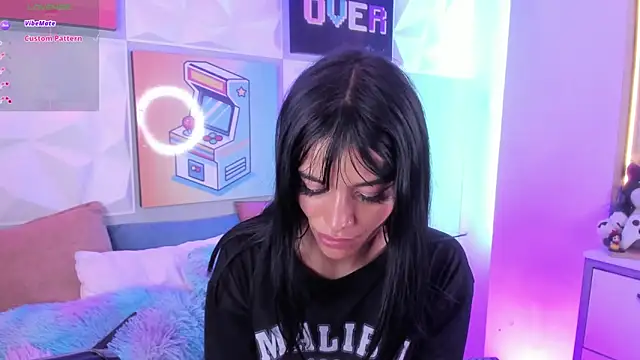 LindaWz  online show from 12/17/25, 06:30