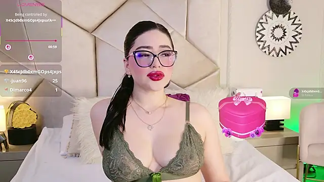 Catalina-Malave online show from 05/05/26, 01:13