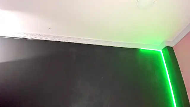 Boss Domiinator online show from 04/18/26, 11:47