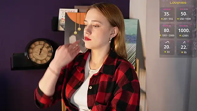 HollieCollelo online show from 10/08/25, 03:48