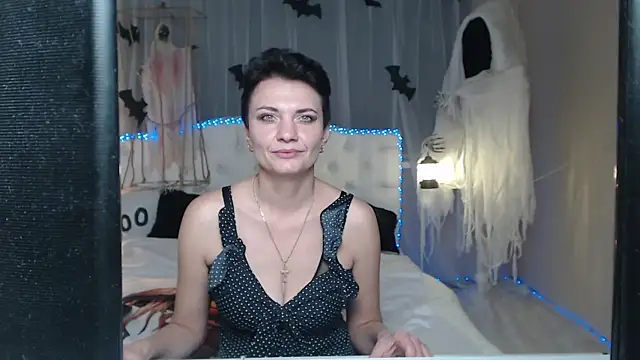 AvaSaturnian online show from 10/23/25, 12:37