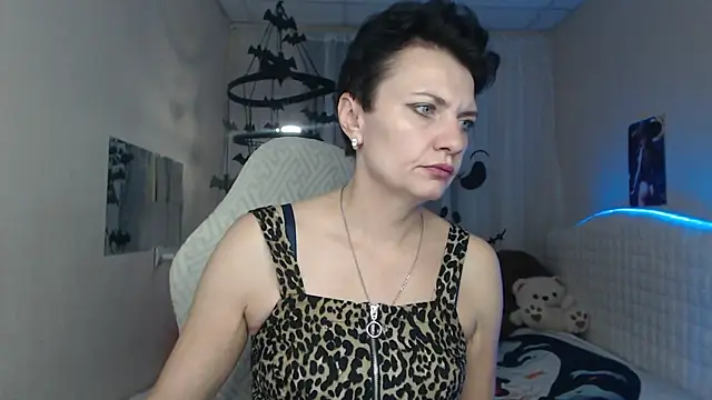 AvaSaturnian online show from 10/28/25, 01:36