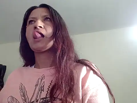 Snapshot of Lucy_Squirt69 chatting on 10/15/25, 02:55 Lucy Squirt69 online show from 10/15/25, 02:55