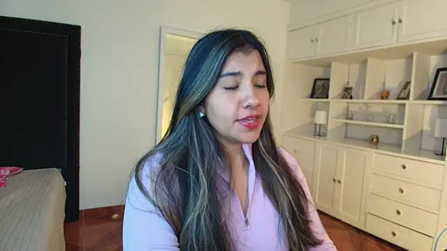 nina moen online show from 01/11/26, 03:11