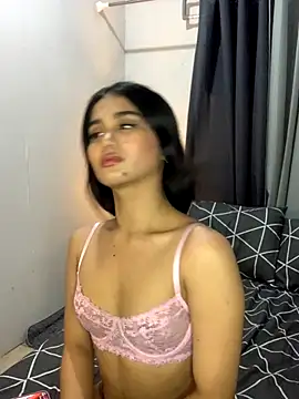 Snapshot of AngelHille chatting on 11/25/25, 05:35 AngelHille online show from 11/25/25, 05:35