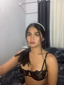 Snapshot of AngelHille chatting on 03/13/26, 02:51 AngelHille online show from 03/13/26, 02:51