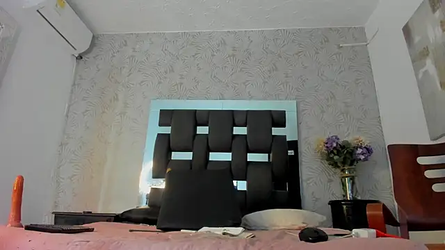 MissDiabla  online show from 10/29/25, 12:51