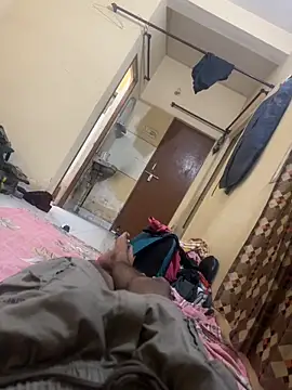 lele122277 online show from 04/18/26, 07:51