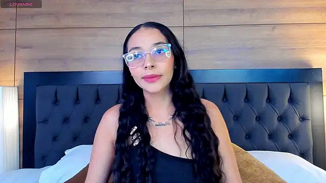 Roseaurora online show from 04/05/26, 12:24