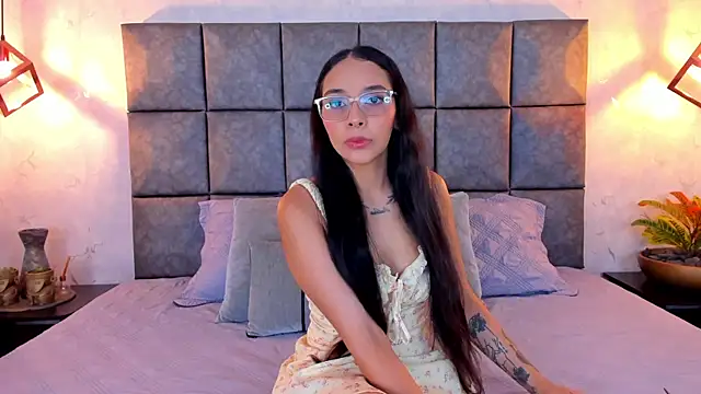 Roseaurora online show from 05/10/26, 12:10