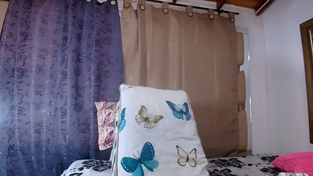 sweegirl69 online show from 10/12/25, 12:04