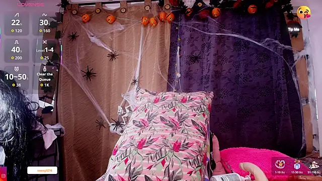 sweegirl69 online show from 10/28/25, 11:58