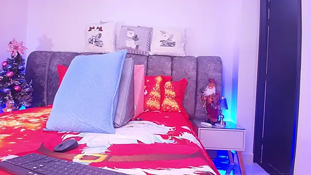 sweegirl69 online show from 12/19/25, 12:01