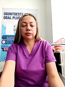 Snapshot of Madisson-04_ chatting on 04/25/26, 03:42 Madisson-04 online show from 04/25/26, 03:42