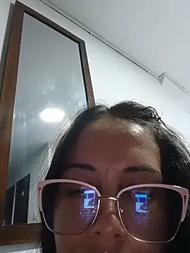 Snapshot of MiaForever1 chatting on 06/18/26, 10:58 MiaForever1 online show from 06/18/26, 10:58