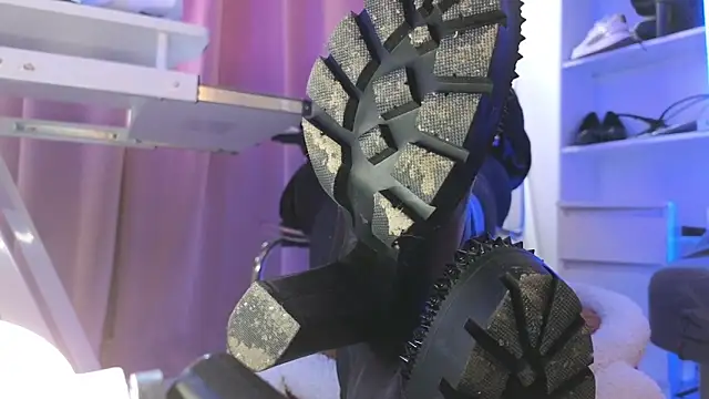 CruelSiren online show from 11/18/25, 07:46