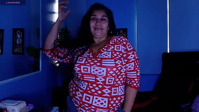 Snapshot of milf_latinn chatting on 10/03/25, 12:35 milf latinn online show from 10/03/25, 12:35