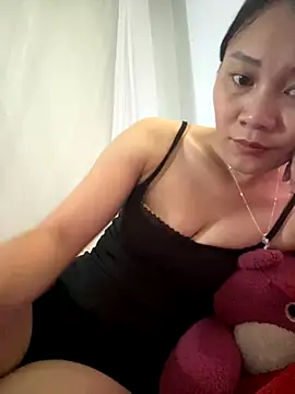 Snapshot of Almond-cute chatting on 09/15/25, 08:25 Almond-cute online show from 09/15/25, 08:25