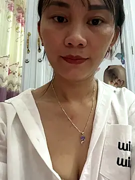 Snapshot of Almond-cute chatting on 09/23/25, 10:51 Almond-cute online show from 09/23/25, 10:51