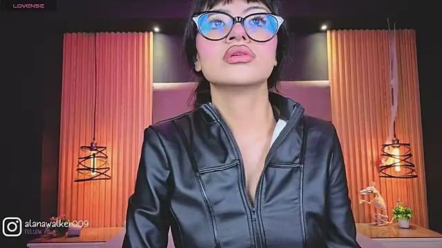 Snapshot of AlanaWalker9 chatting on 02/27/26, 03:28 AlanaWalker9 online show from 02/27/26, 03:28