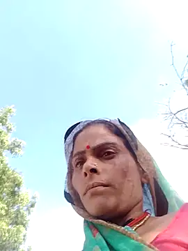 Snapshot of H_seema chatting on 04/06/26, 11:11 H seema online show from 04/06/26, 11:11