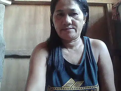 Snapshot of hotmama_063 chatting on 05/19/26, 10:27 hotmama 063 online show from 05/19/26, 10:27