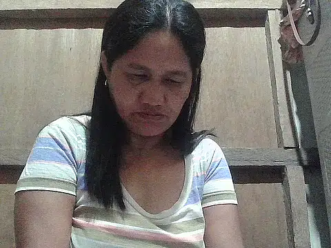 Snapshot of hotmama_063 chatting on 06/02/26, 08:33 hotmama 063 online show from 06/02/26, 08:33