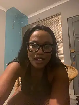 Moonzy77 online show from 10/29/25, 07:48