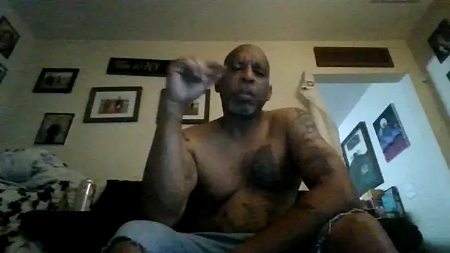 Snapshot of Bbcscottie77 chatting on 06/07/26, 12:04 Bbcscottie77 online show from 06/07/26, 12:04