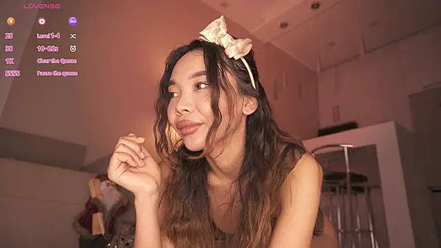 Rem Esme online show from 12/02/25, 03:23