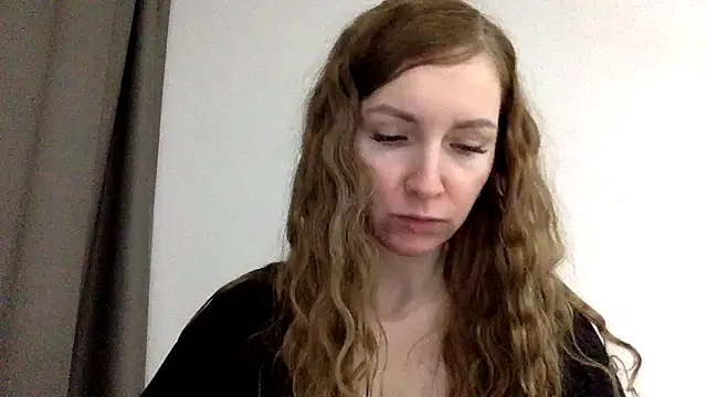 Varnyx online show from 12/21/25, 04:25