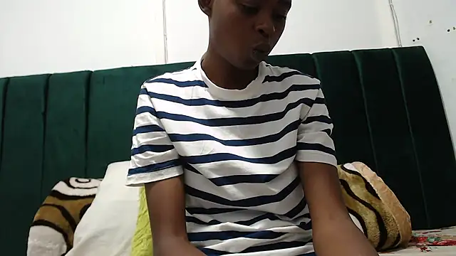 SweetSlenderChoc online show from 01/17/26, 10:13